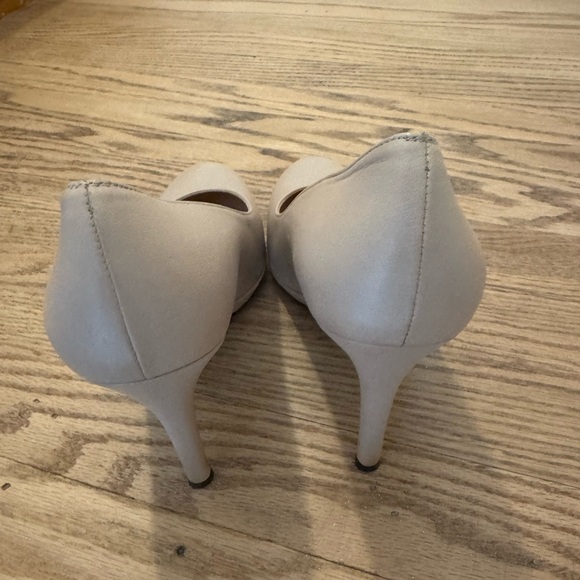 Stuart Weitzman Nude Leather Pumps - Picture 3 of 5